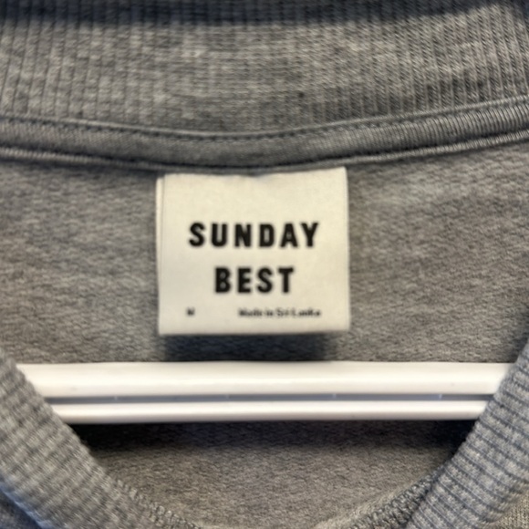 Aritzia Sunday Best cropped crew sweatshirt - Picture 2 of 4